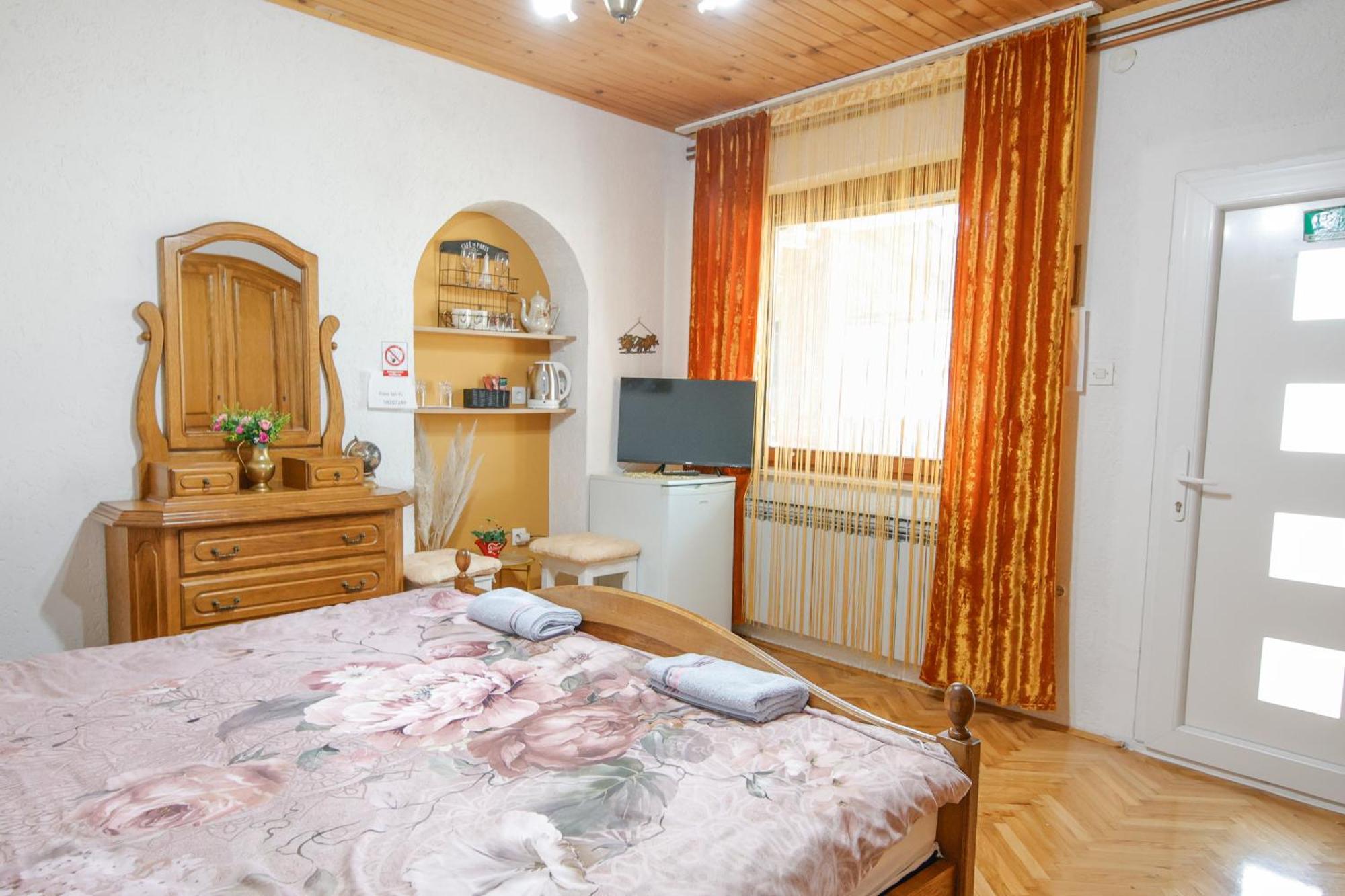Apartman Marta I Soba Maja Gradiste Bagian luar foto